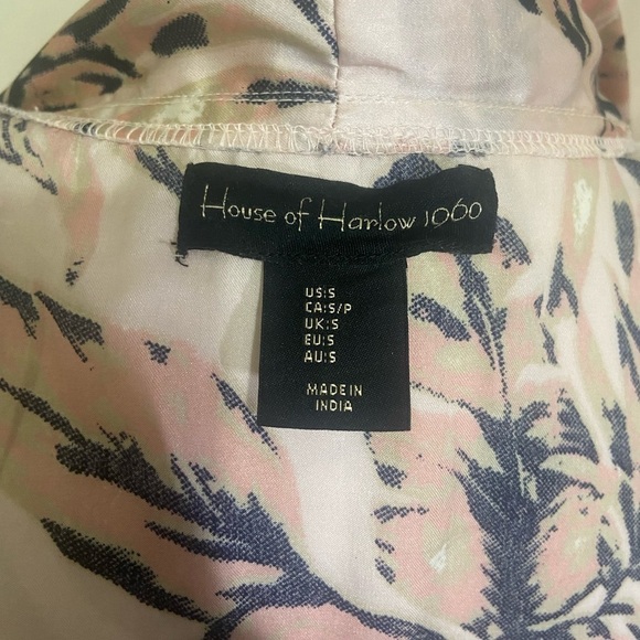 House of Harlow 1960 floral open front satin feel feminine robe size S - Picture 4 of 4